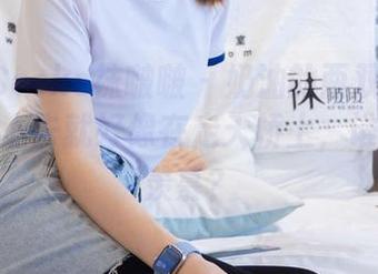 BoBoSocks袜啵啵 - 奶油的两双长靴全集:穿上去就好像在走天桥上,谁敢说不羡慕?
