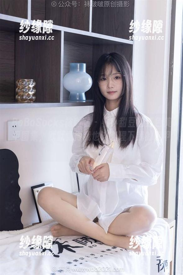 BoBoSocks袜啵啵-小甜豆 BoBoSocks袜啵啵 - 看小甜豆这红色美甲图集,默默觉得我也该整理下我的指甲了…