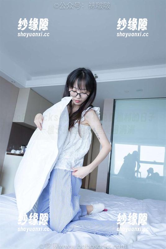 BoBoSocks袜啵啵-稚予 BoBoSocks袜啵啵 - 有免费福利的日子——稚予挑鞋花絮里美图满满