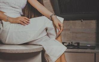 GIRLT果团网 - 睡衣登堂入室:龚玥菲的快闪教室套图