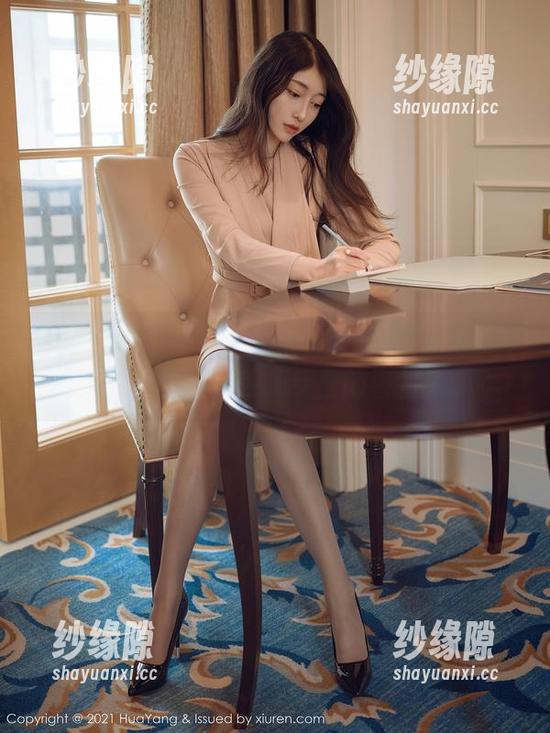 HuaYang花漾 - 看赵惟依coco的新花嫁图集，怎么又要丢掉手里的薯片了嘛？