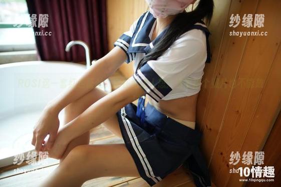ROSI口罩 ROSI这一套红色蕾丝,实在是让人想:没事拍个照片也不能放过!