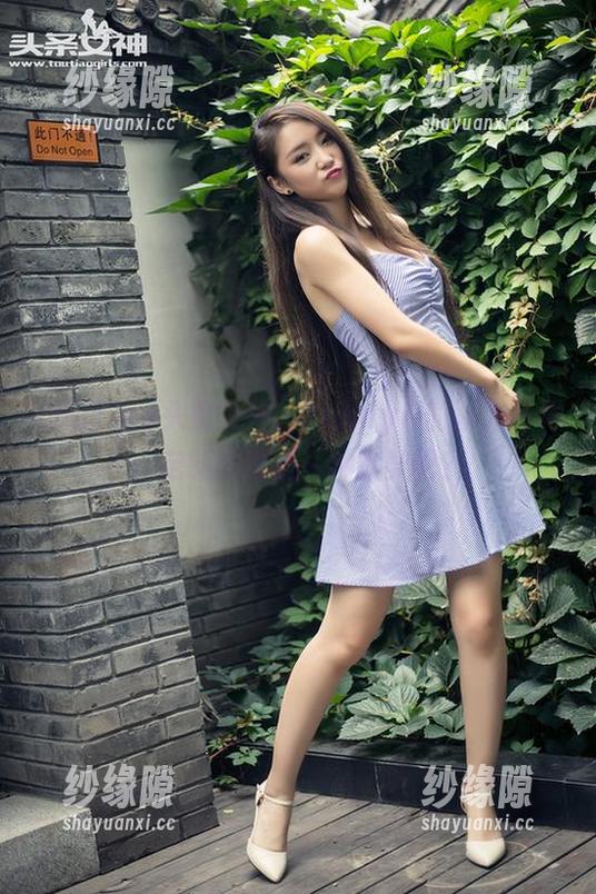 TouTiao头条女神-JennyR TouTiao头条女神 - JennyR的双人写真,定制的也是一种默契吧?