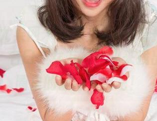 UGirls尤果网 - 这里是Zora若拉的最新作品集,名曰“女友”,快来找出你朋友圈里的隐形女友吧!