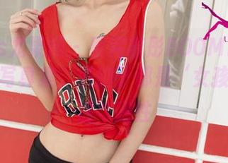 UGirls尤果网 - 看完若彤BOOMBOOM的精选写真集,满脑子都是‘女孩’的青涩与随性
