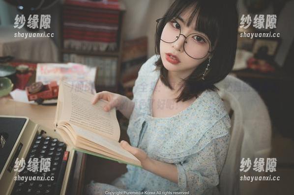Uhye(이유혜)的Bimilstory全集：可爱的女仆，还是别仗着衣服的颜色了好吧！
