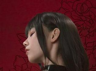 最近发现Uki雨季的美图,风铃声如同轻拂在指尖,啊~好听。