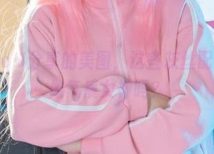 Umeko J分享的美图，这些灰丝配色是要做气质女神吗？