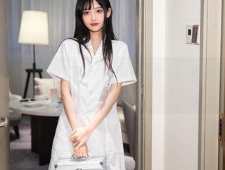 Xiuren秀人网 - 星小兔Meetu的毛衣分享:穿衣搭配的极简主义之美