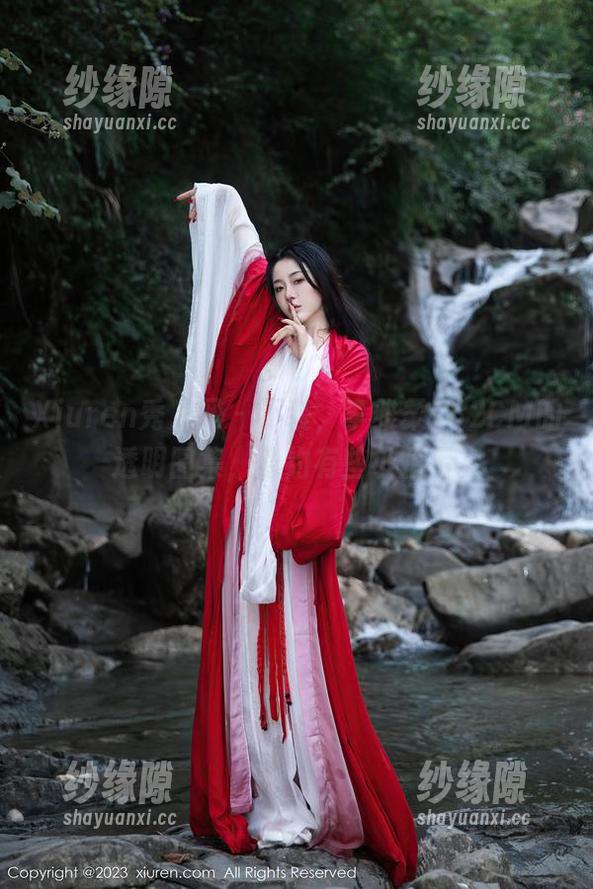 Xiuren秀人网-李雅柔182CM Xiuren秀人网 - 不装,李雅柔182CM的透明图集,隐约有些小暗示。