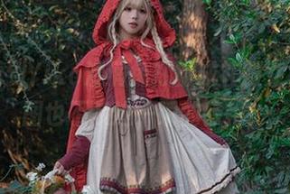 当你看到Yiko湿润兔打扮成礼服女神,原图也不及这一瞬的惊艳!