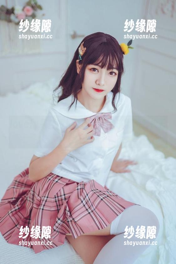 lovely呆玄 lovely呆玄短裙美图:被裙子带跑的快乐!