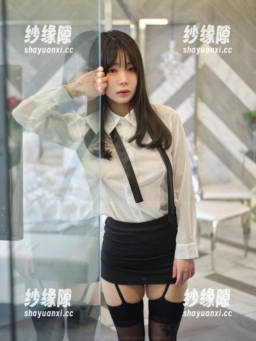 真想在wuyo(우요)的蕾丝图库里随便翻翻，下载一张又会不会被人误解呢？哈哈。