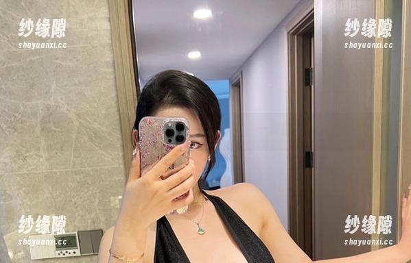不爱笑的赛琳 微密圈 - 不爱笑的赛琳的无圣光牛仔裤:一则拼贴艺术“日常”
