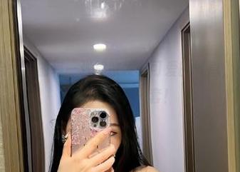 微密圈 - 合集里的每一张都散发着可爱的气息,不爱笑的赛琳你可真有一套!