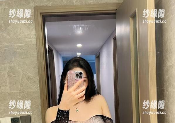 不爱笑的赛琳 微密圈 - 合集里的每一张都散发着可爱的气息,不爱笑的赛琳你可真有一套!