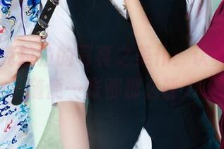 丽柜 - 克拉拉的写真之美仆:认真起来,随便一张都那么诱人