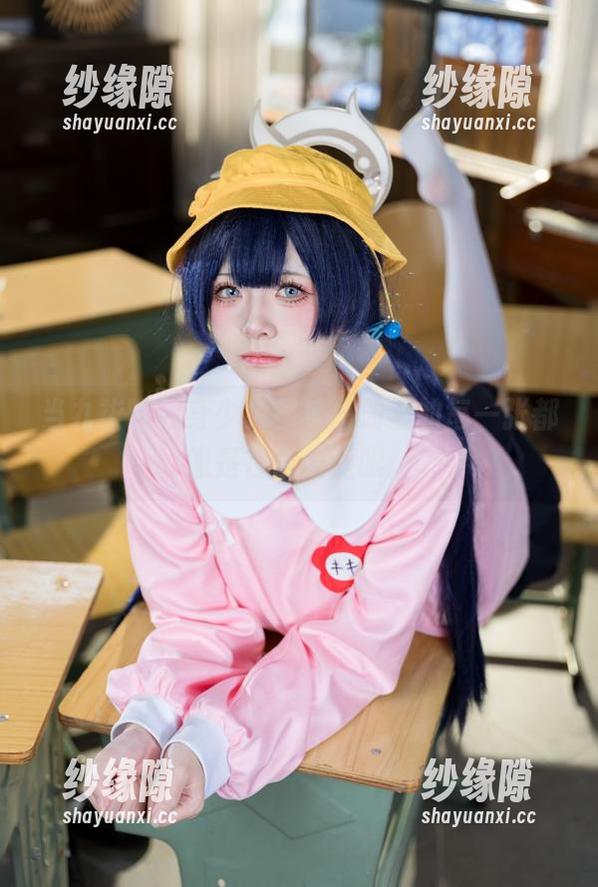 九柒喵 当九柒喵变身少女,这图册里的每一张都像是在偷偷眨眼。
