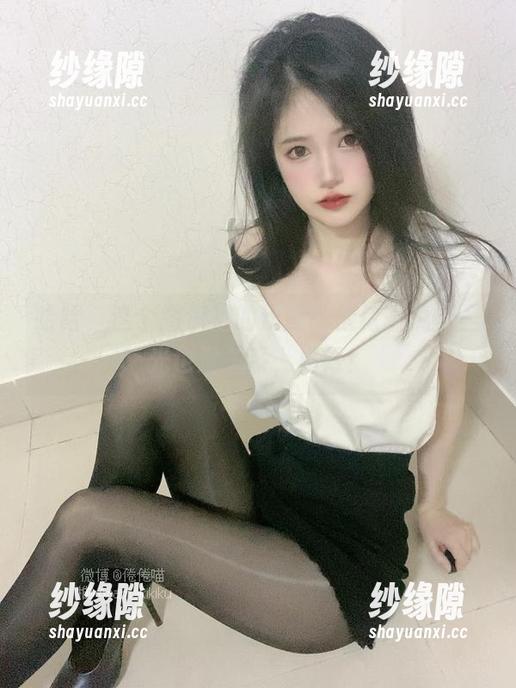 倦倦喵 哈哈,这个图包里的汉服,倦倦喵说无圣光也没关系,真好!