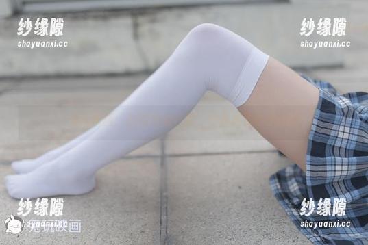 兔玩映画 兔玩映画:公园里的白丝,分享我的小小冲动