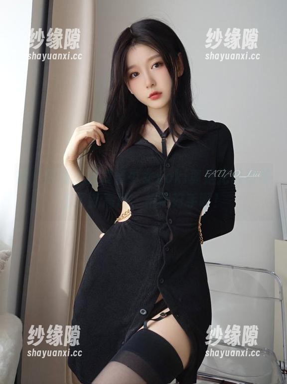 发条少女yoki 唉,原图里的发条少女yoki真是把旗袍带出了新高度,拍照好手啊!