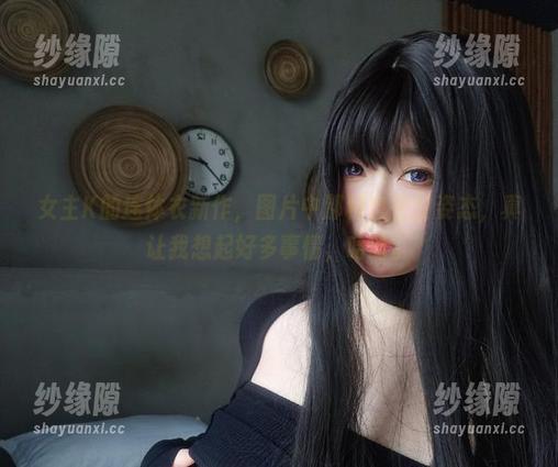 女主K的连体衣新作，图片中那种自在的姿态，真让我想起好多事情，哈哈。