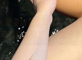 微密圈 - 奶雯的浴室写真时间,真想说…洗澡也可以这么有范儿,得分享一下!