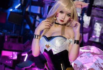 小仓千代w的写真，不只是兔女郎！看下平玲花展现的那份俏皮。