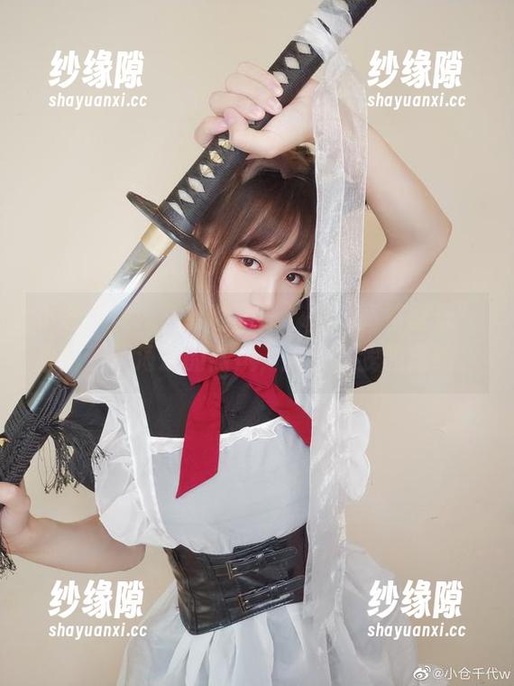 小仓千代w在普利茅斯泳装“高清壁纸”里找到了海边的微风，乱入了我的思绪。