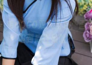 尤果网 - 毛COCO双人图包:画面好美,但到底在做啥?