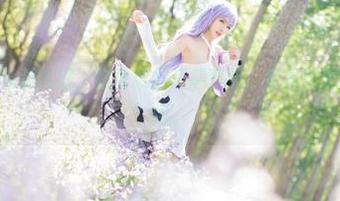 希希_啾的高清礼服,这壁纸的质感真绝,轻易就想把她贴满房间。