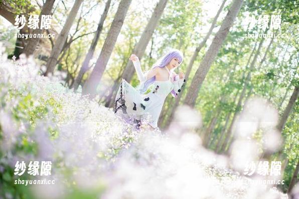 希希_啾 希希_啾的高清礼服,这壁纸的质感真绝,轻易就想把她贴满房间。