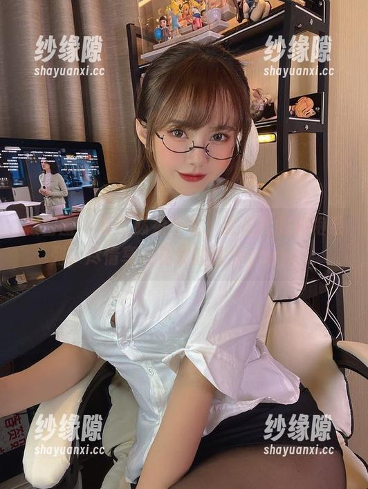 张思允 微密圈 - 套图必须得看,张思允的旗袍系列,尽情享受免费的视觉party。