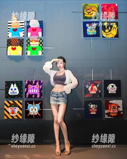 徐珺大哥 微密圈 - 徐珺大哥的双马尾写真,卷发弹跳间的调皮气息,谁能抵挡?