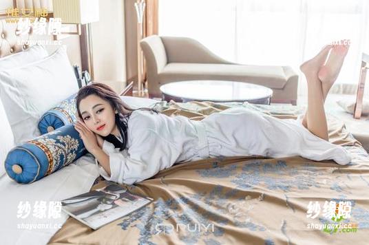 推女神-施忆佳 推女神 - 施忆佳女仆写真合集:看她如何在角色中迷失自己,戏里戏外的大反转。
