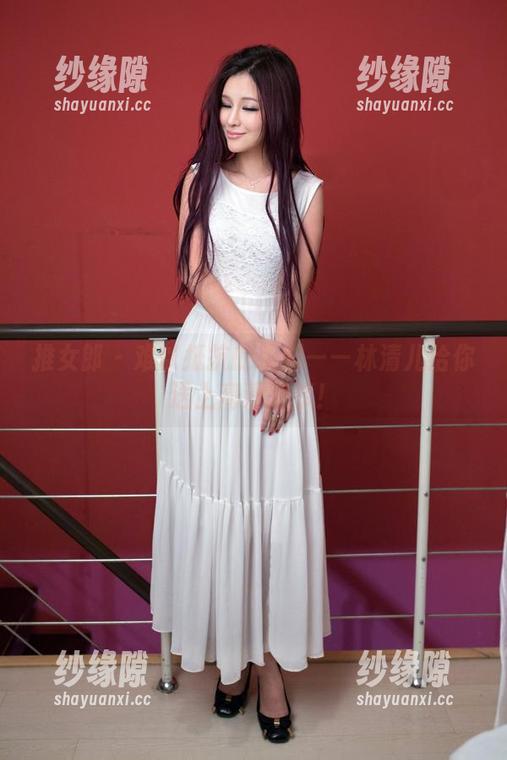 推女郎-林清儿 推女郎 - 难以抵抗的美脚——林清儿给你送上高清分享!