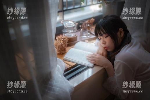 无颜小天使wy 这个小黄鸡赠品,也是无颜小天使wy最新作品中的“绝佳陪衬”啊,哈哈!