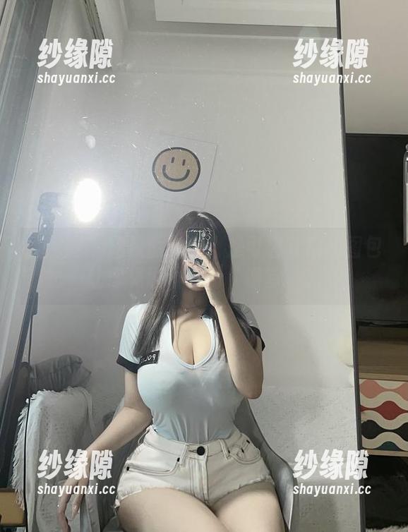 是可馨吖 微密圈 - 这校服有料!是可馨吖福利图包让你见识不同的‘课堂’。