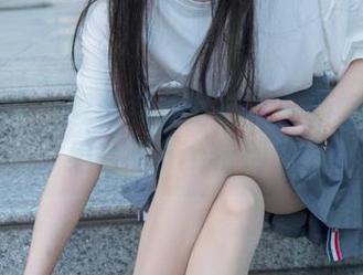 梦丝女神 - 想看免费写真?王娇娇的圣诞组合真hin特别!
