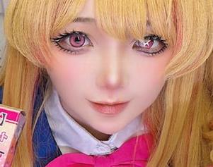 泳池里一片疯狂，楚楚子w的写真资源等你来领！