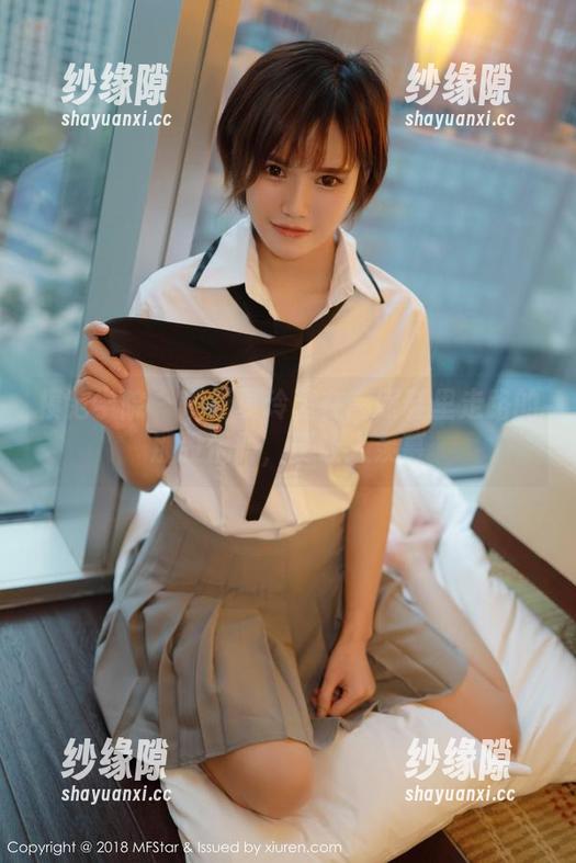 模范学院-夏玲蔓 模范学院 - 观看夏玲蔓在高跟鞋里走路的那股优雅,真让人羡慕
