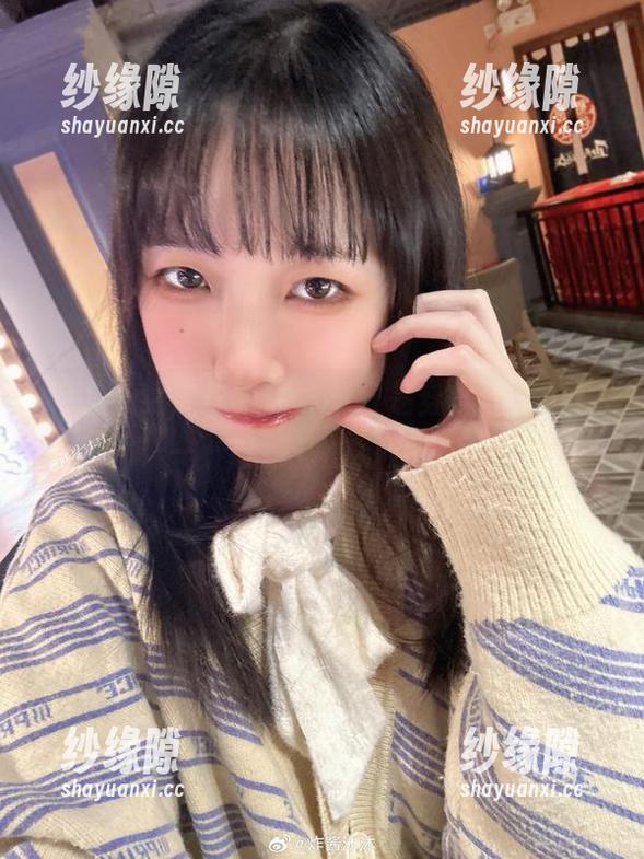 炸酱沐沐 高清修女,炸酱沐沐不只是穿黑白。分享一下这独特的结合吧。