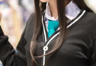 疯猫ss,原图里的水手服是怎么回事?!