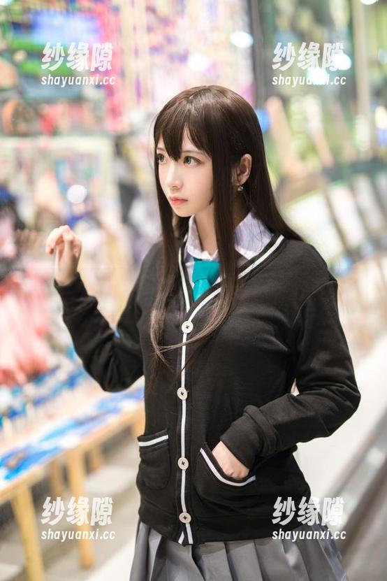 疯猫ss 疯猫ss,原图里的水手服是怎么回事?!