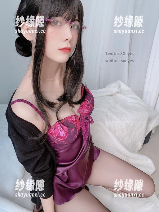 眼酱大魔王w 眼酱大魔王w又来啦!这次的肉丝原图,谁能拒绝她的撩?