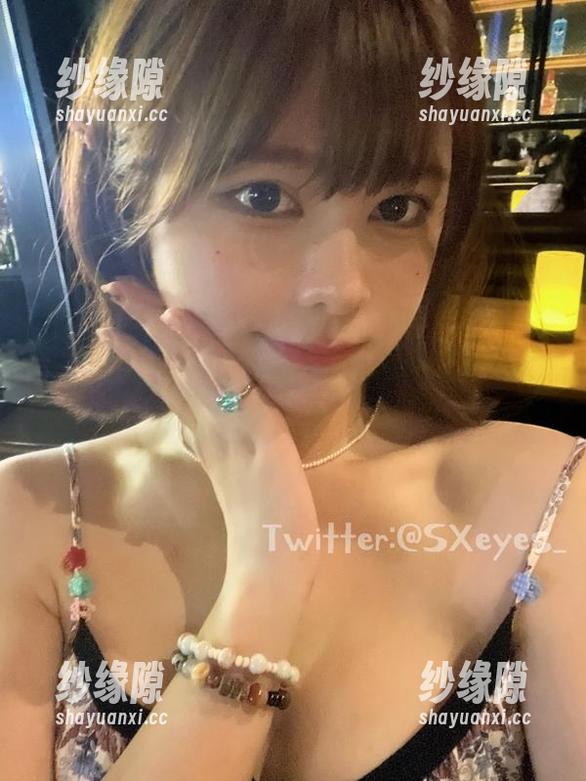 眼酱大魔王w粉色狂想曲：不可思议的写真合集