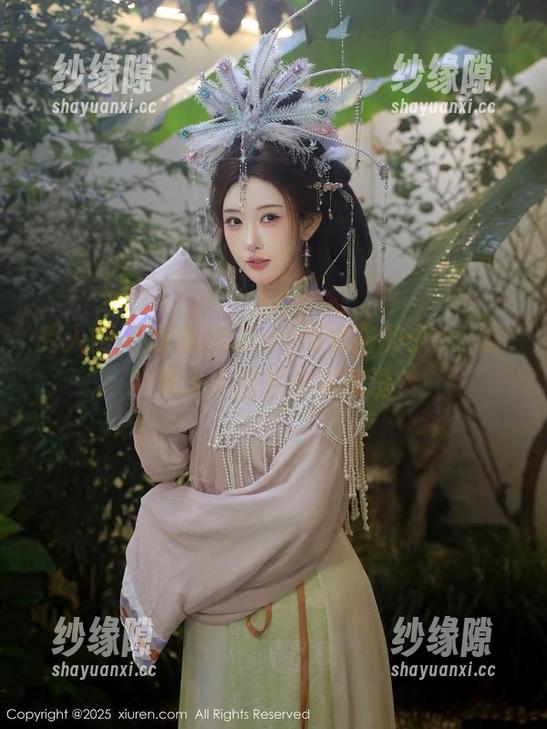 秀人网-Cherry樱桃酱 秀人网 - 观看Cherry樱桃酱的少女,图中撩人小细节你发现没?