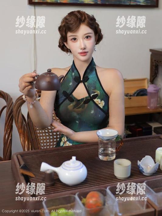 秀人网-允尔 秀人网 - 允尔穿牛仔裤?美图一看,真想给她加个小白花装饰。