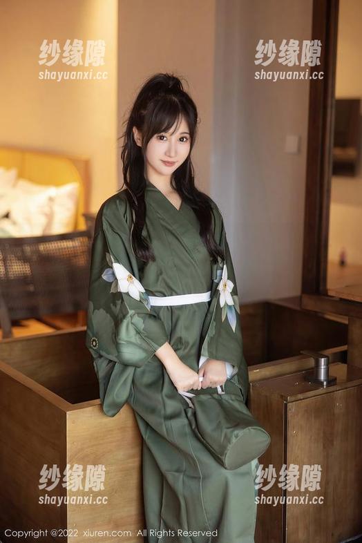 秀人网-刘钰儿 秀人网 - 成都风光+刘钰儿的新写真更新:发现这位女神在面对镜头时也会“紧张”哦?