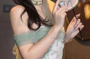 秀人网 - 这组合——大琪琪Emily+护士写真集,资源早就不止医治身体了呀!